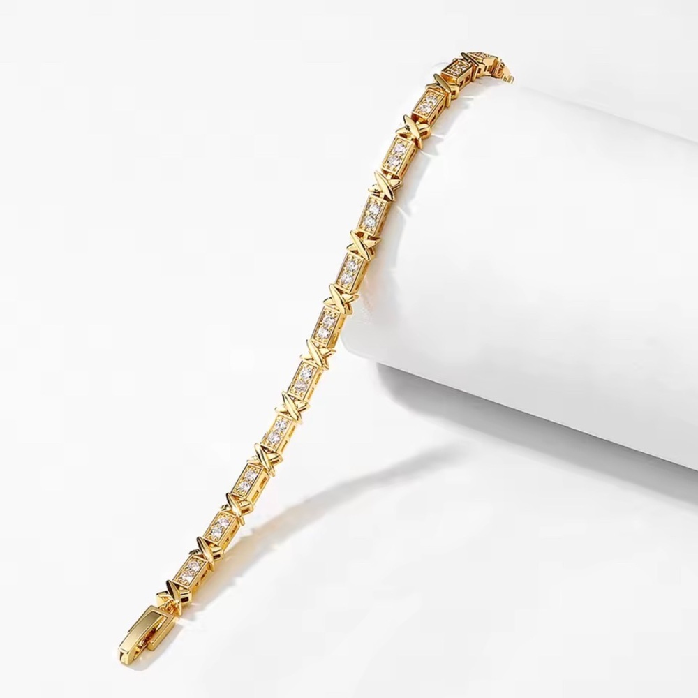 🔥 NEW | 18K Gold Plated Bracelet with with Cubic Zirconia 💎 - Picture 3 of 5